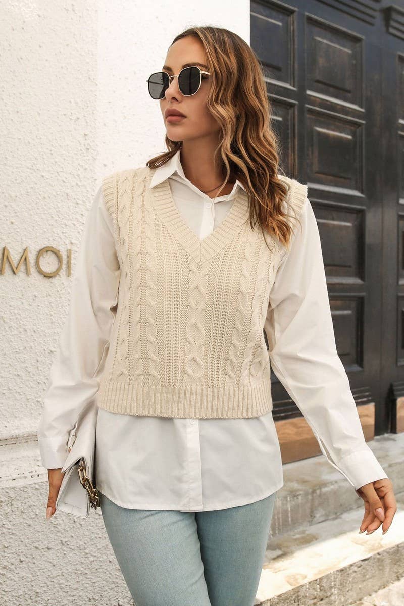 V-NECK CABLE KNIT SHORT SWEATER VEST