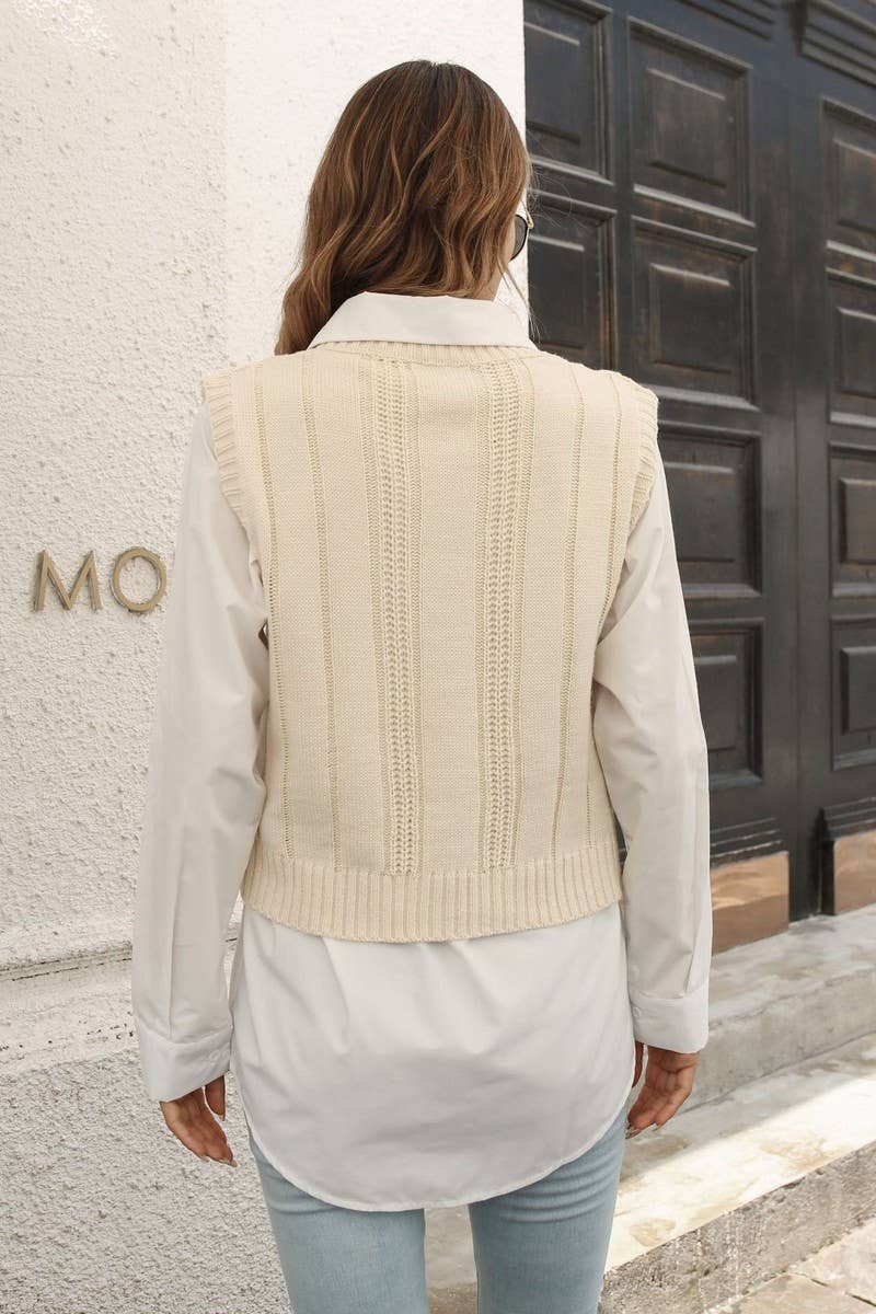 V-NECK CABLE KNIT SHORT SWEATER VEST